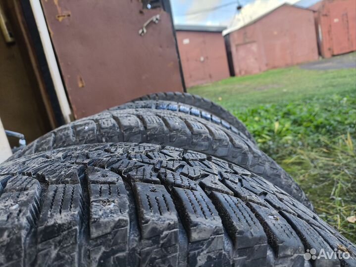 Bridgestone Blizzak Spike-02 SUV 235/65 R17 108