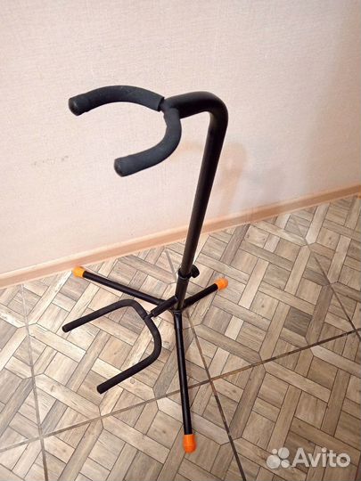 Гитарная стойка