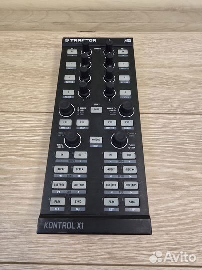 NI Traktor Kontrol X1 / DJ-контроллер