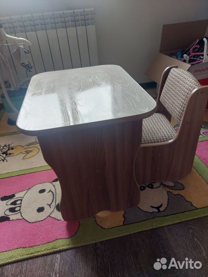 Детский стол и стул