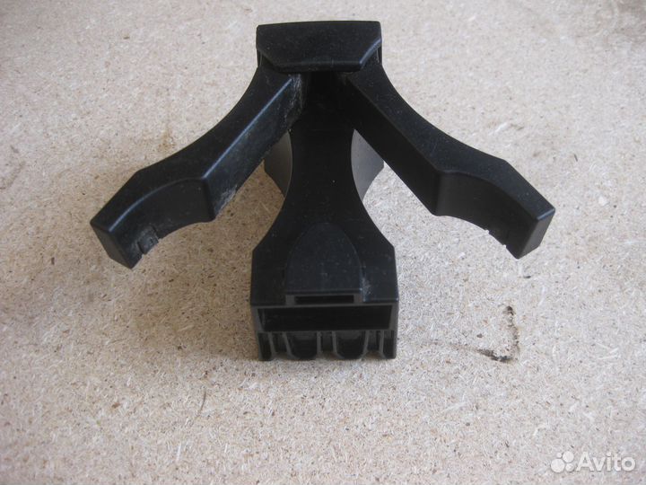 Кронштейн подстаканника land cruiser