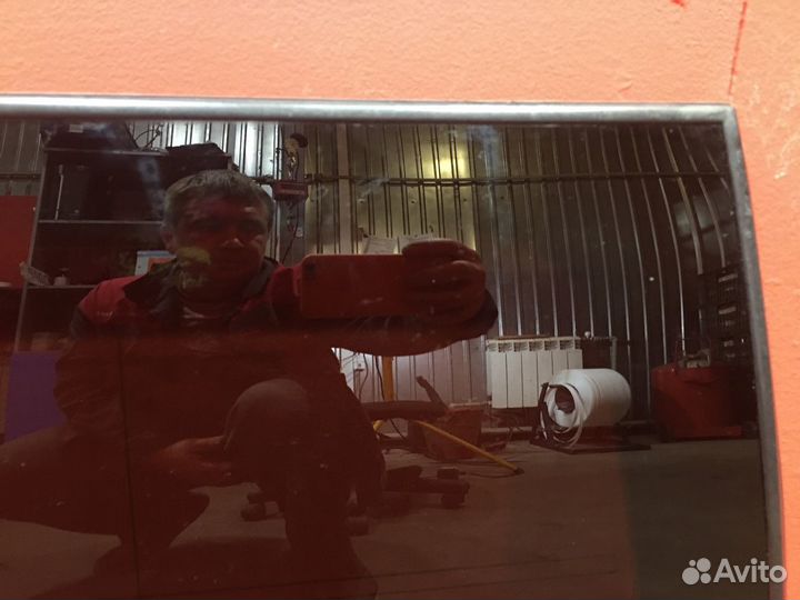 Форточка в кузов задняя правая Nissan Pathfinder