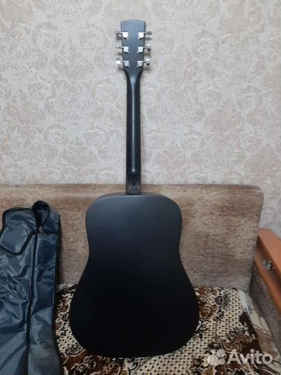 Акустическая гитара