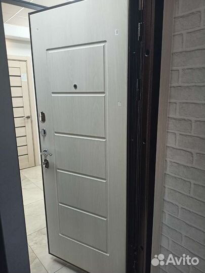Дверь входная металлическая