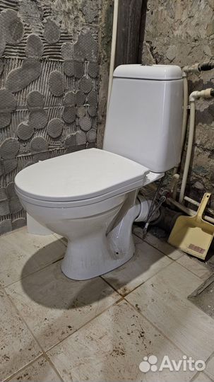 Унитаз с бачком