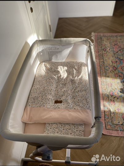 Приставная кроватка на колесиках