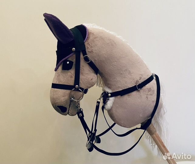 Хоббихорс с полным комплектом амуниции с мехом