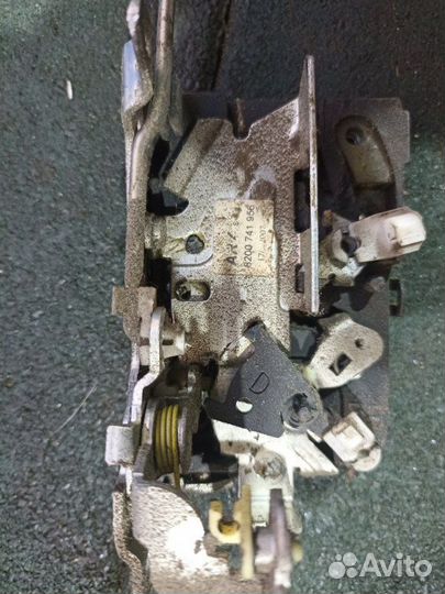 Замок двери передний правый Renault Logan 1 седан