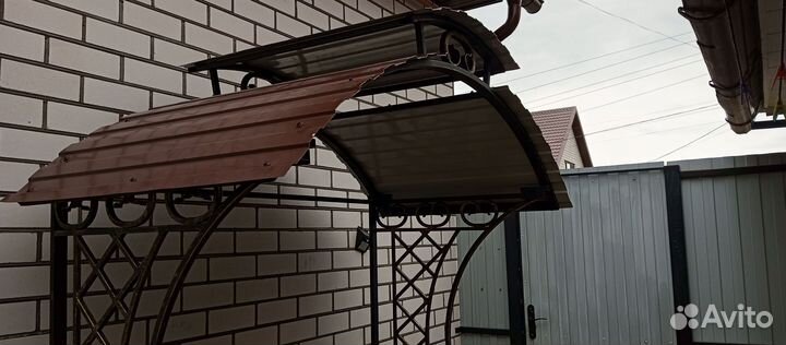 Кованый мангал с крышей
