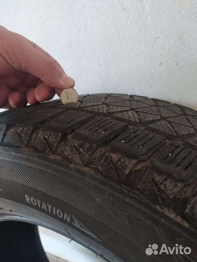 Bridgestone Blizzak DM-V2 225/65 R17