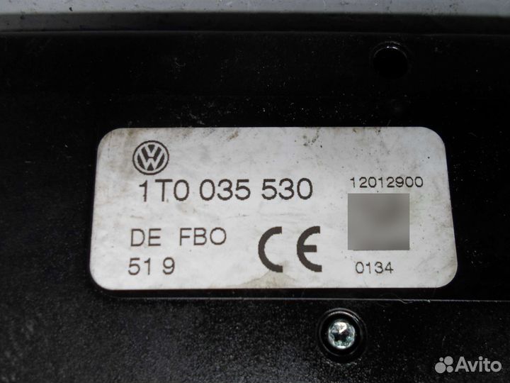 Усилитель разнесенной антенны Volkswagen Touareg Рест 1T0035530