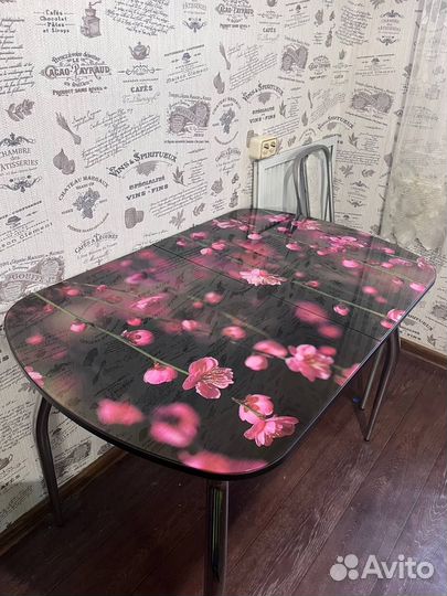 Кухонный стол