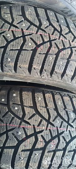 Bridgestone Blizzak Spike-02 SUV 235/55 R17 103T
