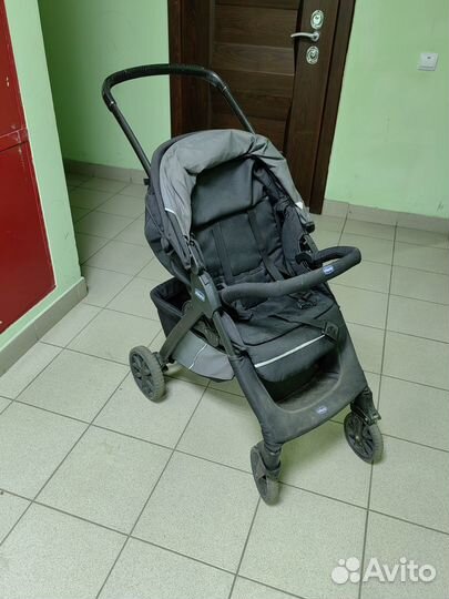 Продам прогулочную коляску