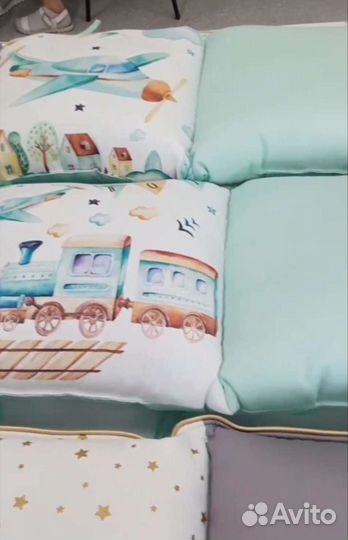Комплект в детскую кроватку новый