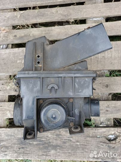 Корпус воздушного фильтра пассат б3 2е