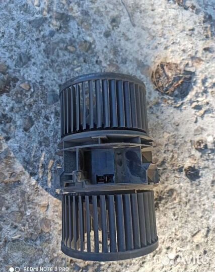 Моторчик печки Renault Fluence Megane 3