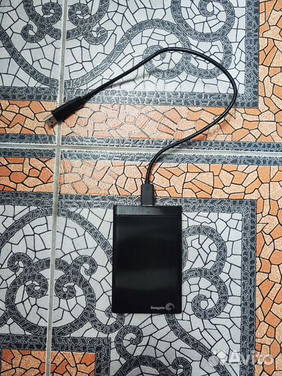 Переносной жёсткий диск Seagate 1 Tb