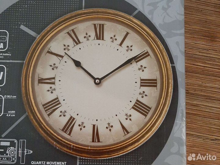 Часы настенные интерьерные бесшумные новые