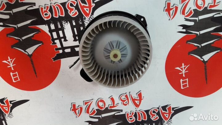 Вентилятор печки Toyota Ractis NSP120 1NR-FE 2011