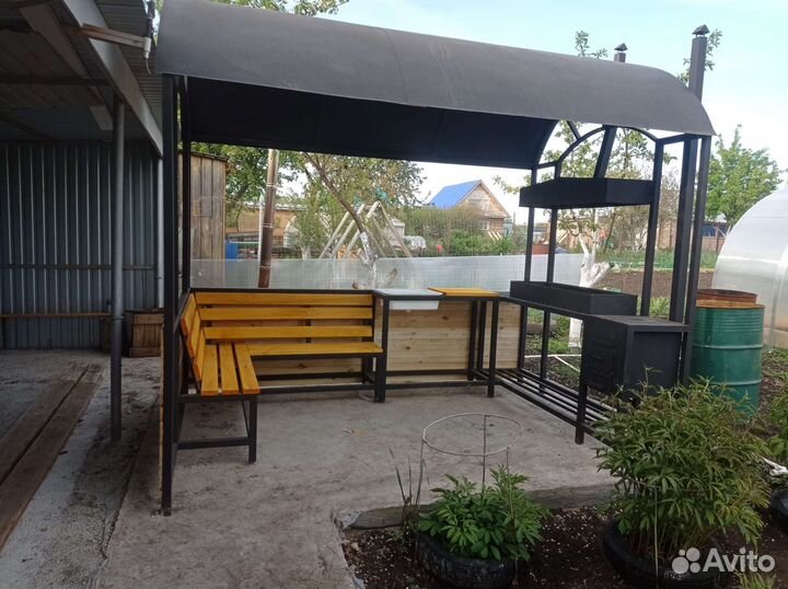 Мангал с крышей