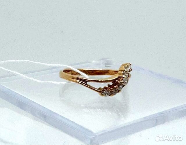 Золотое кольцо с камнем 16,5р