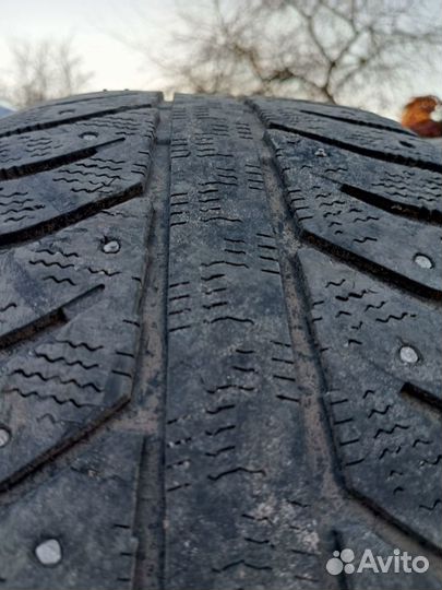 Bridgestone Ice Cruiser 7000 205/55 R16