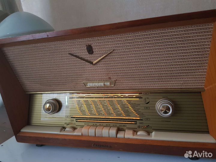Ламповый радиоприемник Helvar