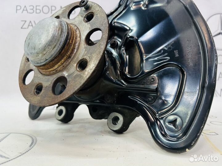 Кулак поворотный передний правый Mercedes W204