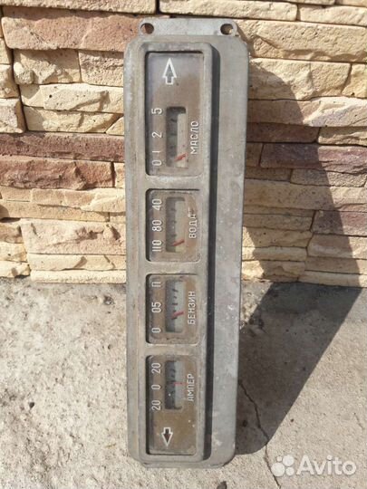 Часы датчики панели приборов на Победу