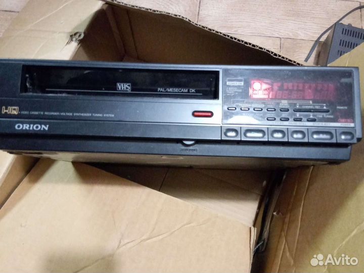 Видеомагнитофон JVC