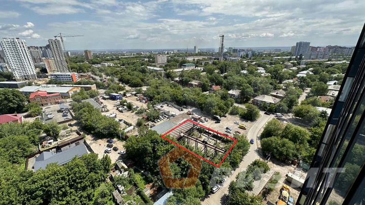 Склад и земля с кран-балкой в центре города