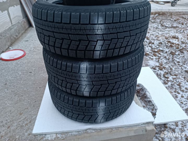 Yokohama Ice Guard IG60 215/50 R17