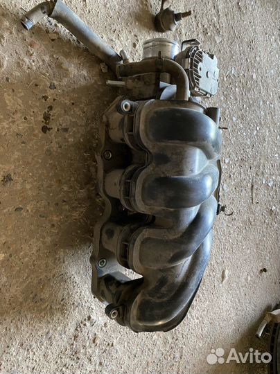 Hyundai Solaris впускной коллектор