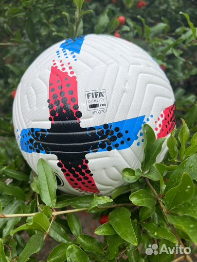 Футбольный мяч