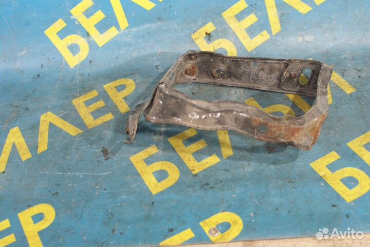 Рамка фары Mercedes-Benz W202