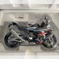 Модель мотоцикла BMW M1000RR 1:10