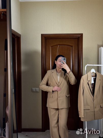 Женский классический костюм тройка