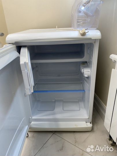 Холодильник indesit