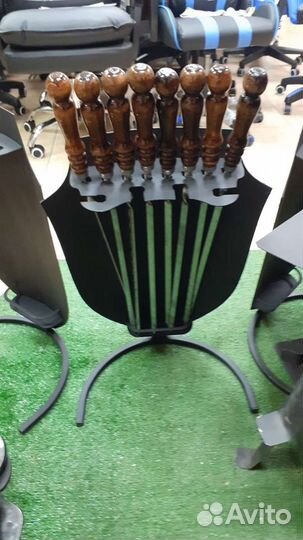 Щит- подставка под шампуры в подарок