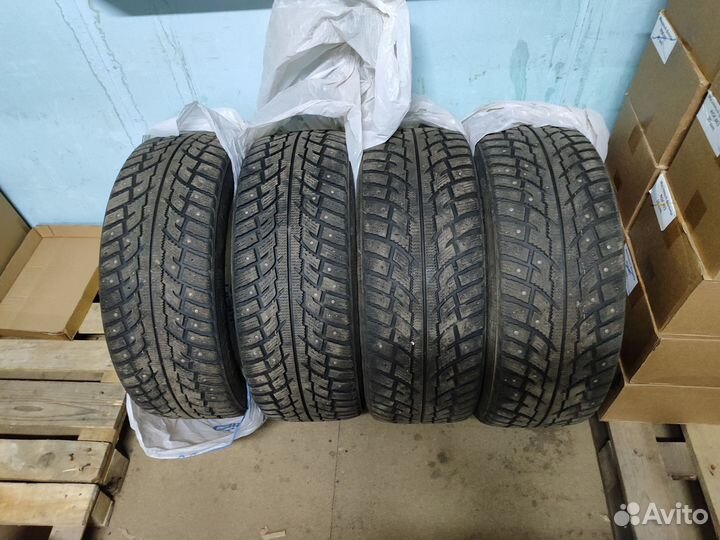 Kumho I'Zen RV Stud KC16 225/55 R18 102