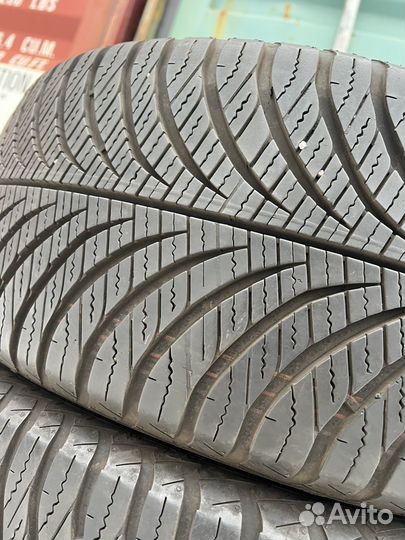 Goodyear Vector 4Seasons Gen-2 215/50 R17