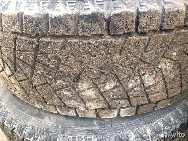 Bridgestone Blizzak DM-Z3 275/65 R17 140D