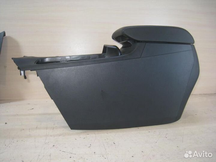 Консоль центральная с подлокотником Mazda 6 (GJ)