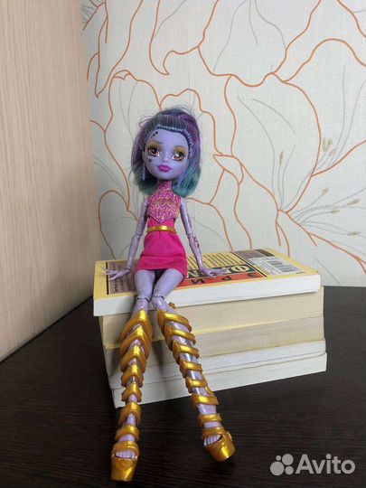 Кукла Монстер Хай Джинни 