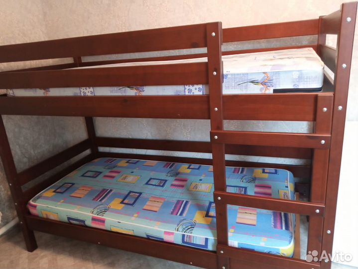 2х ярусная кровать, стол, комод