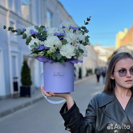 Цветы в коробке «Лавандовая Мэри», доставка