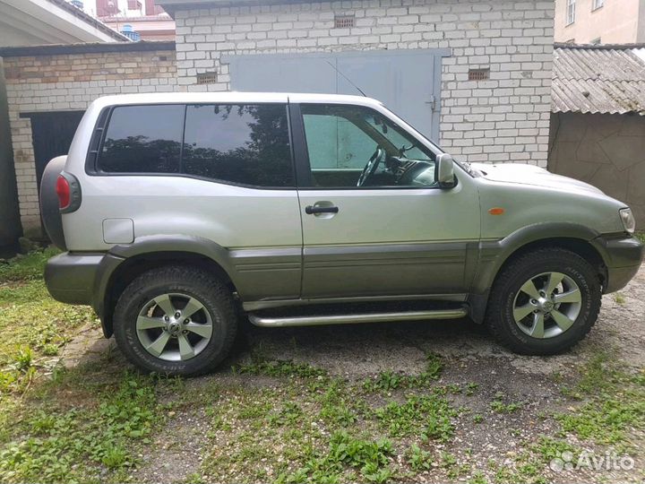 Nissan Terrano 3.0 AT, 2003, 300 000 км