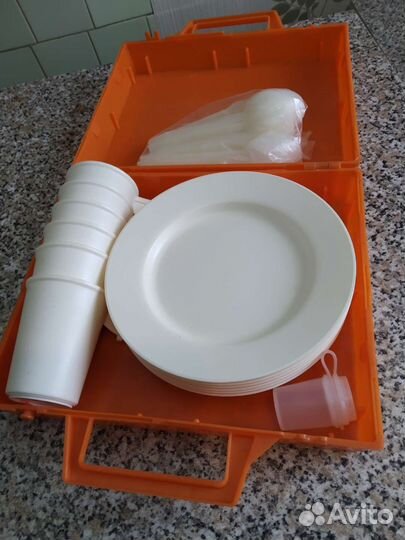 Набор посуды из пластмассы для путешествий