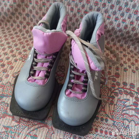 Лыжные ботинки